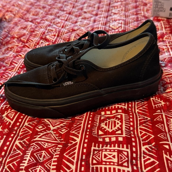 Van’s Size 5, Black on Black, Canvas Shoes. New, Never Worn. - Picture 5 of 7